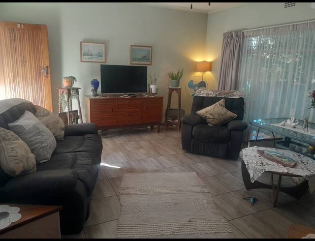 3 BEDROOM HOUSE FOR SALE IN RUSTENBURG CENTRAL